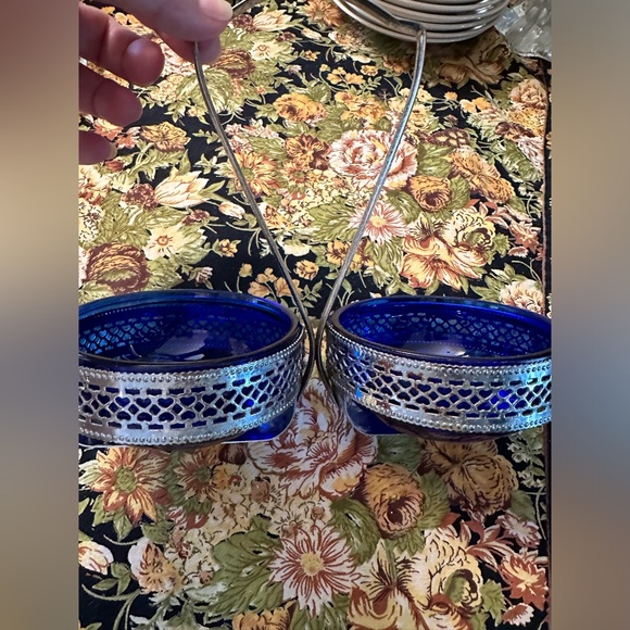Cobalt blue dual server bowls in silver plated holder - Picture 2 of 8